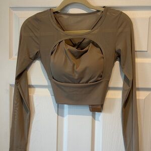 Long-Sleeve Cropped Active Top in Taupe